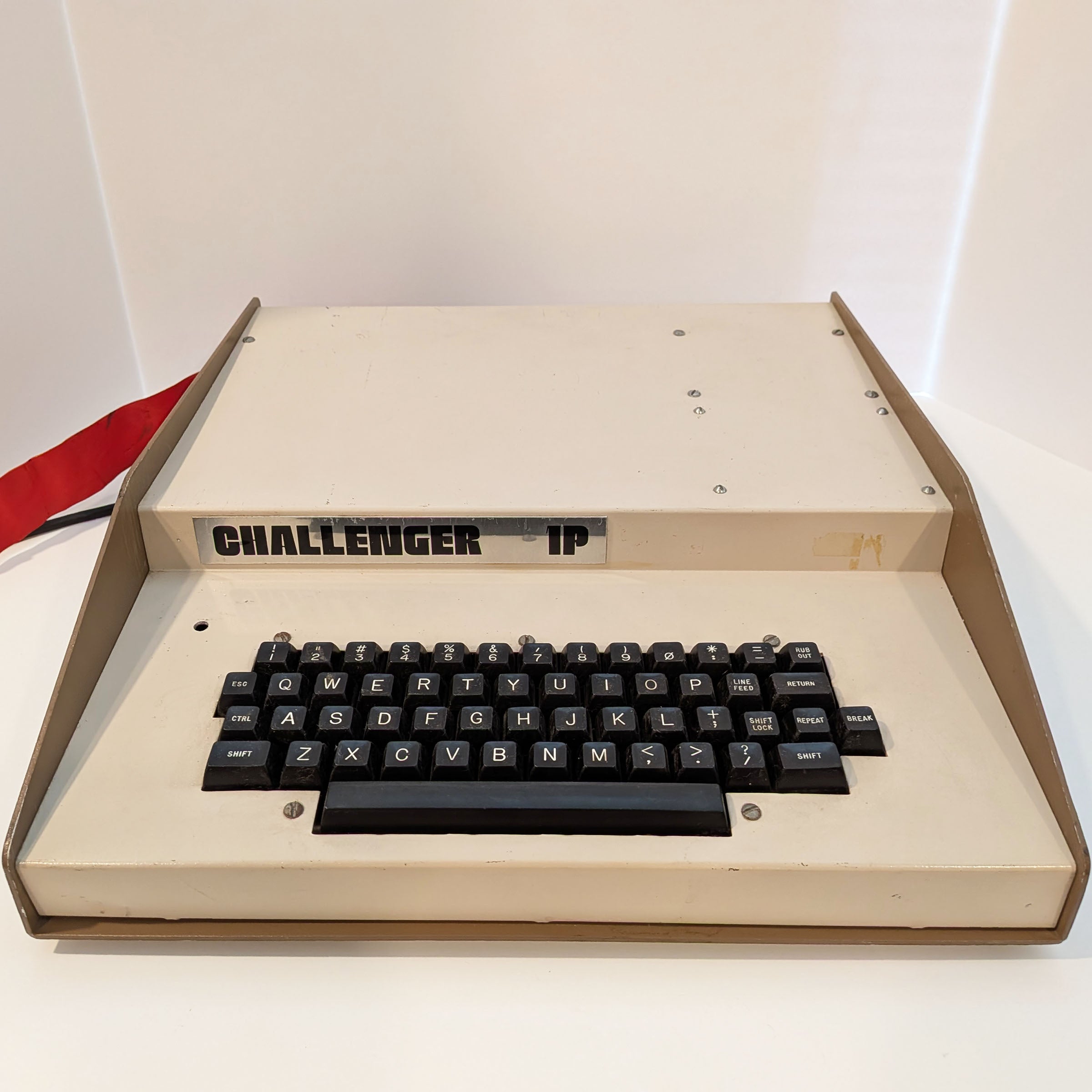 Ohio Scientific (OSI) Challenger 1P (C1P) 1980 Working with Original Manuals!